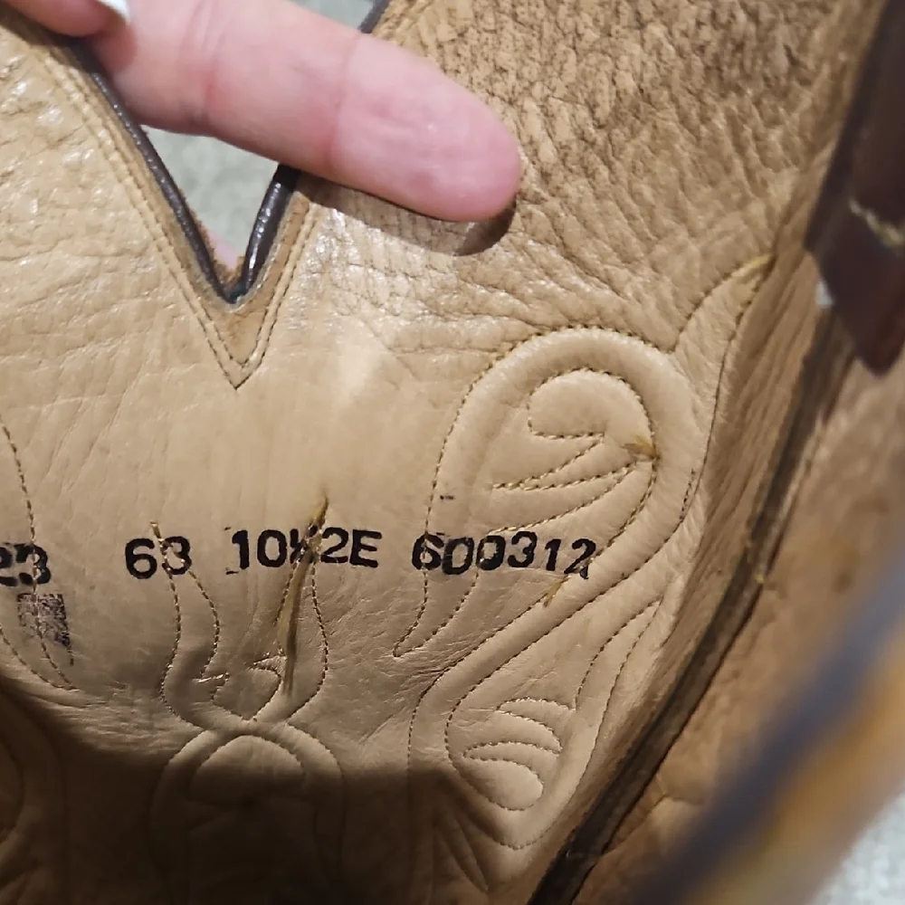 Lucchese Men's Brown Western Leather Cowboy Boots - Classic Stitch Detail - Picture 4 of 11